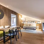 Novotel Mont-blanc Hotel 4*
