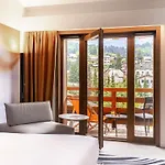 ホテル Novotel Mont-blanc 4*
