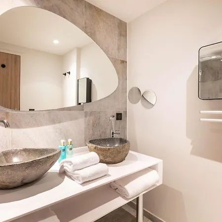 Novotel Mont-blanc Hotel 4*