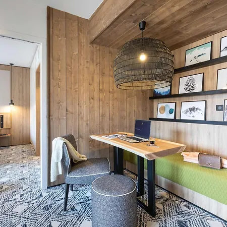 Hotel Novotel Mont-blanc 4*