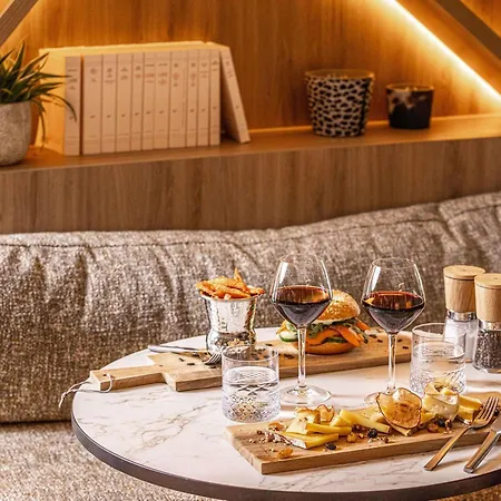 Novotel Mont-blanc מלון 4*