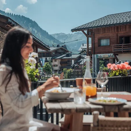 Hotel Novotel Mont-blanc 4*