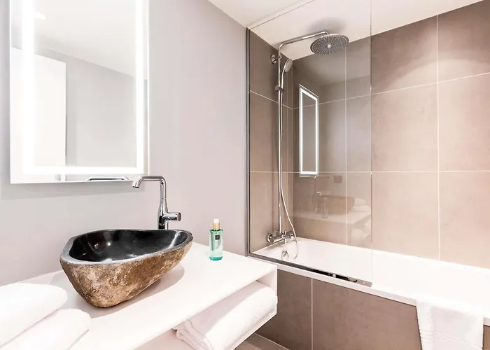 Novotel Mont-blanc Hotel 4*